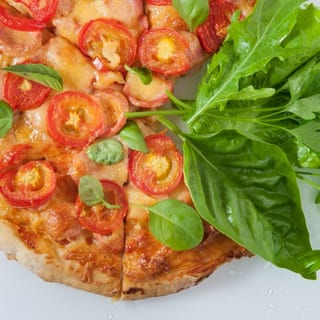 Fresh Tomato Pizza